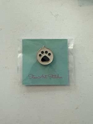 Paw Needle Minder from StewArt Stitches