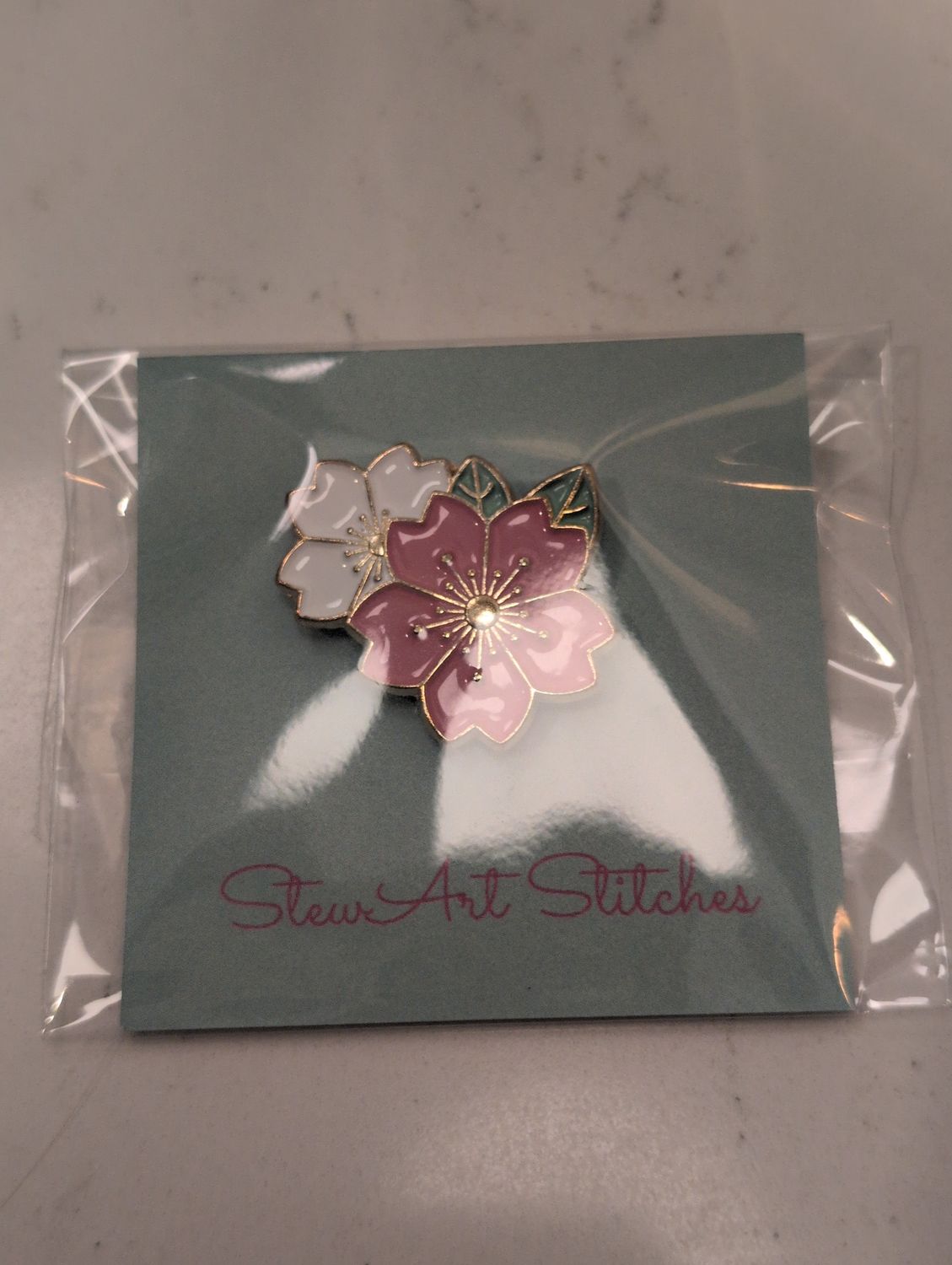 Small Pink and White Flowers Needleminder from StewArt Stitches