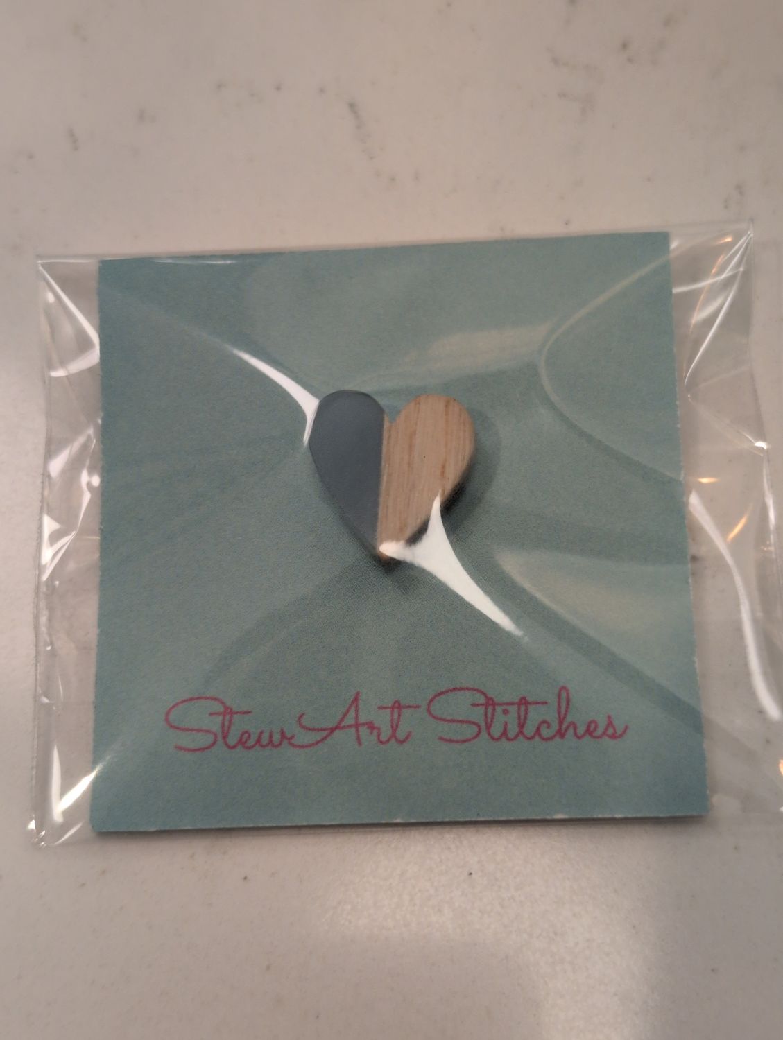 Blue Heart Resin Needleminder from StewArt Stitches