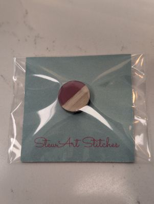 Pink Round Resin Needleminder from StewArt Stitches