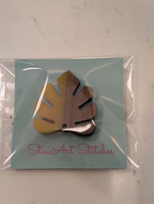 Leaf Yellow Resin Needleminder from StewArt Stitches