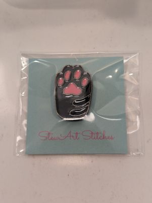 Gray Paw Needleminder from StewArt Stitches