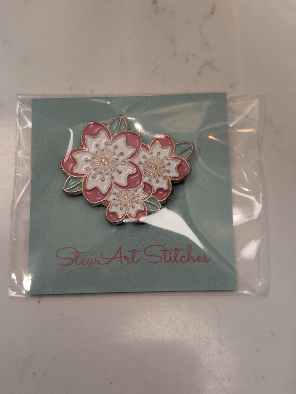 White and Pink Flowers Needleminder from StewArt Stitches