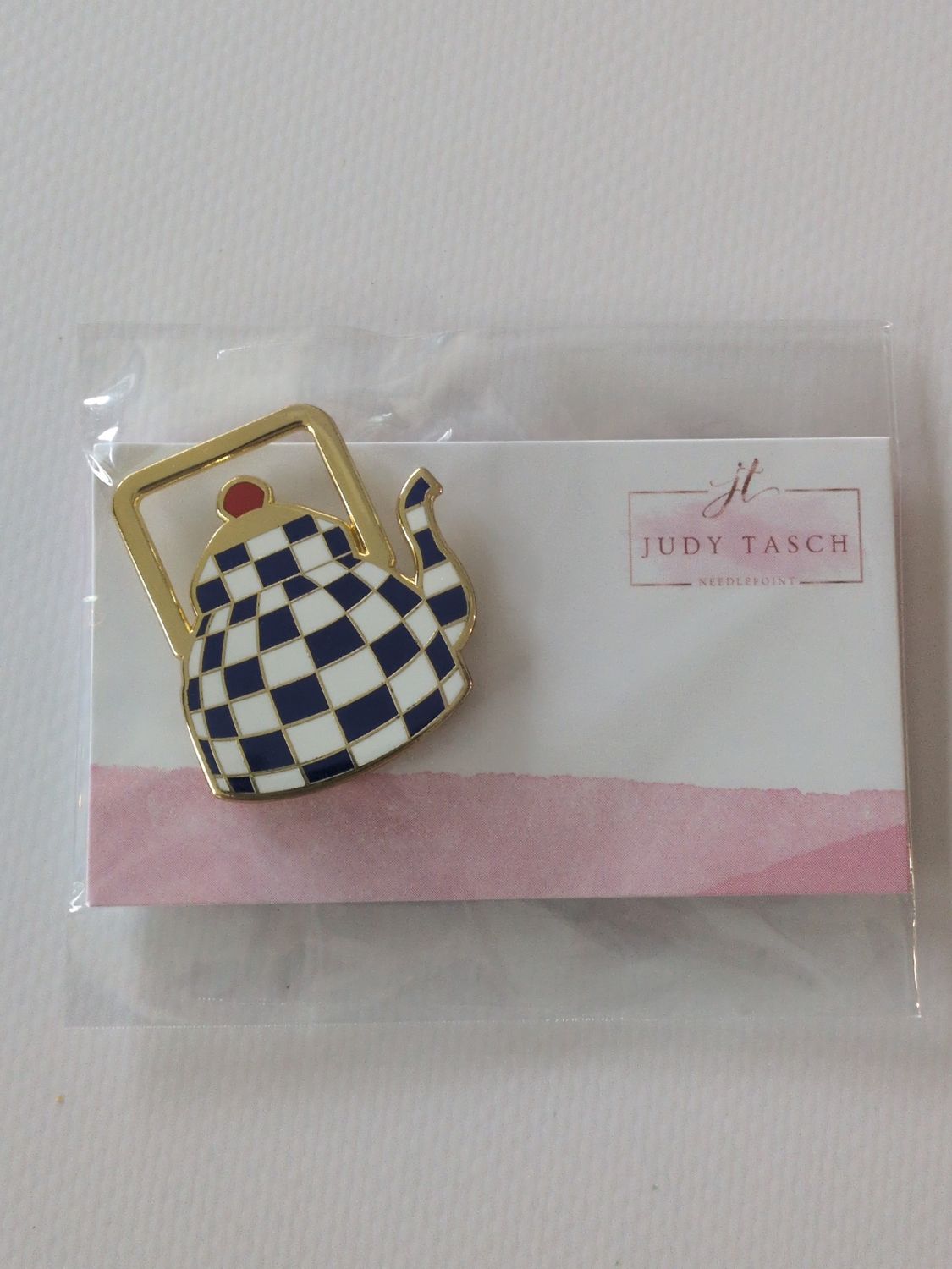 Teapot Blue and White Needle Minder