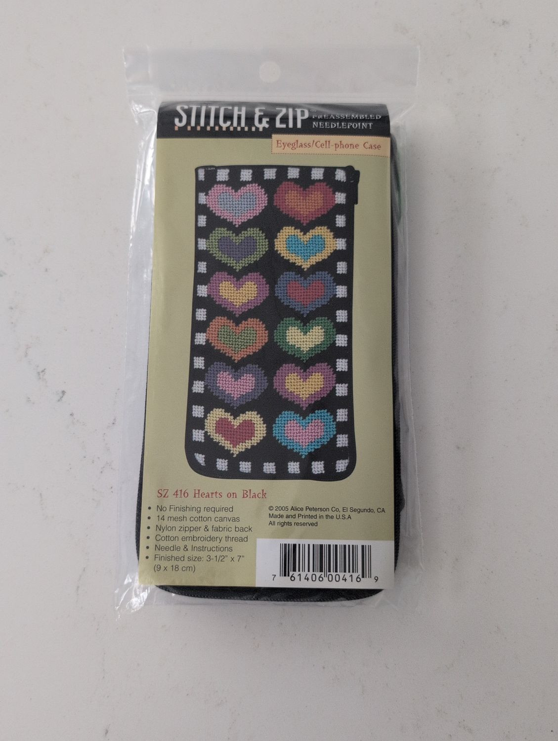 Stitch &amp; Zip Hearts on Black Eyeglass Case
