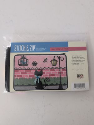 Stitch &amp; Zip Kitty Cat Purse/Cosmetic Case
