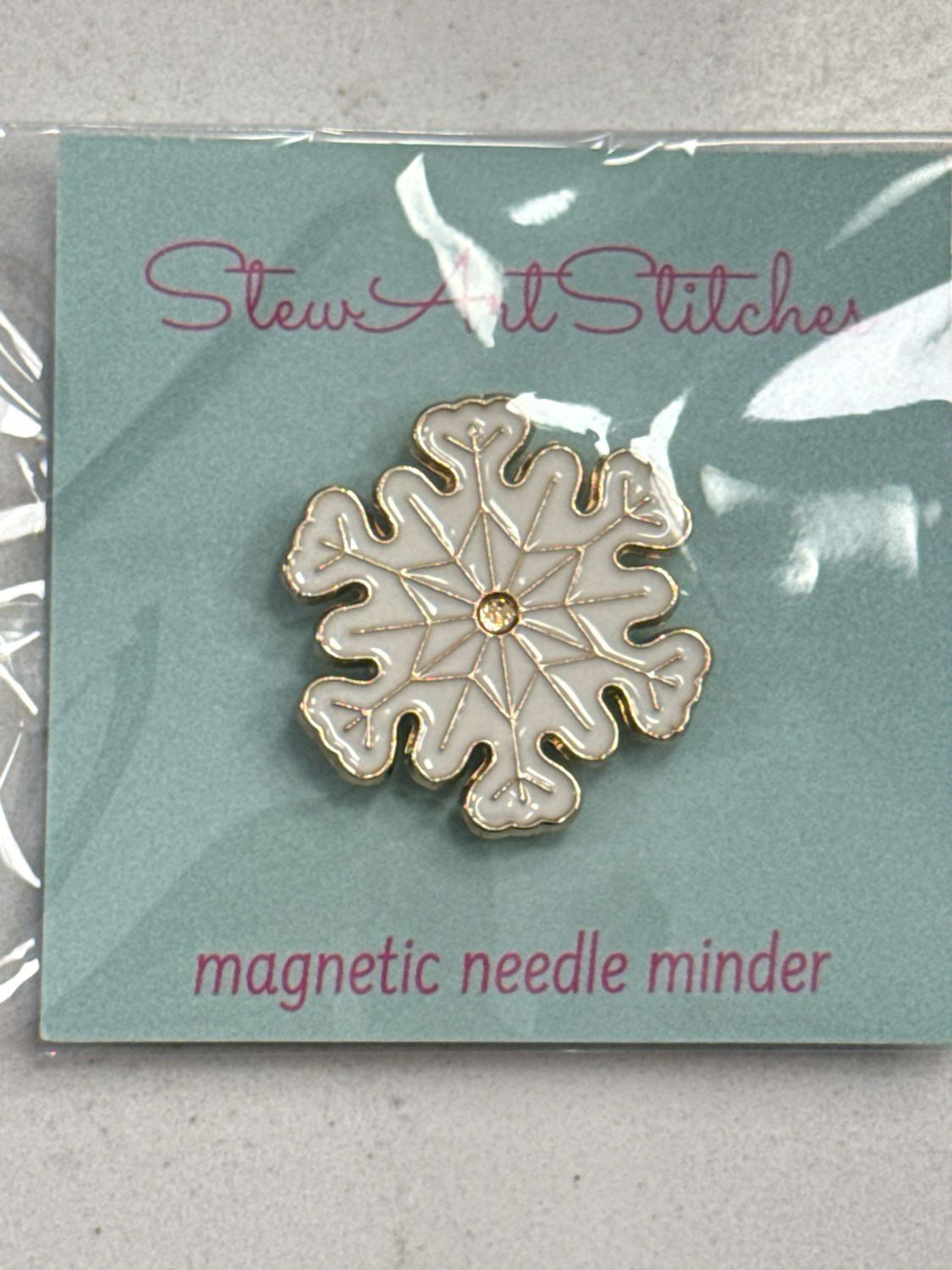Snowflake Enamel Needle Minder