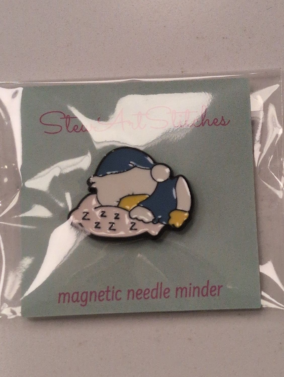 Sleepy Duck Enamel Needle Minder