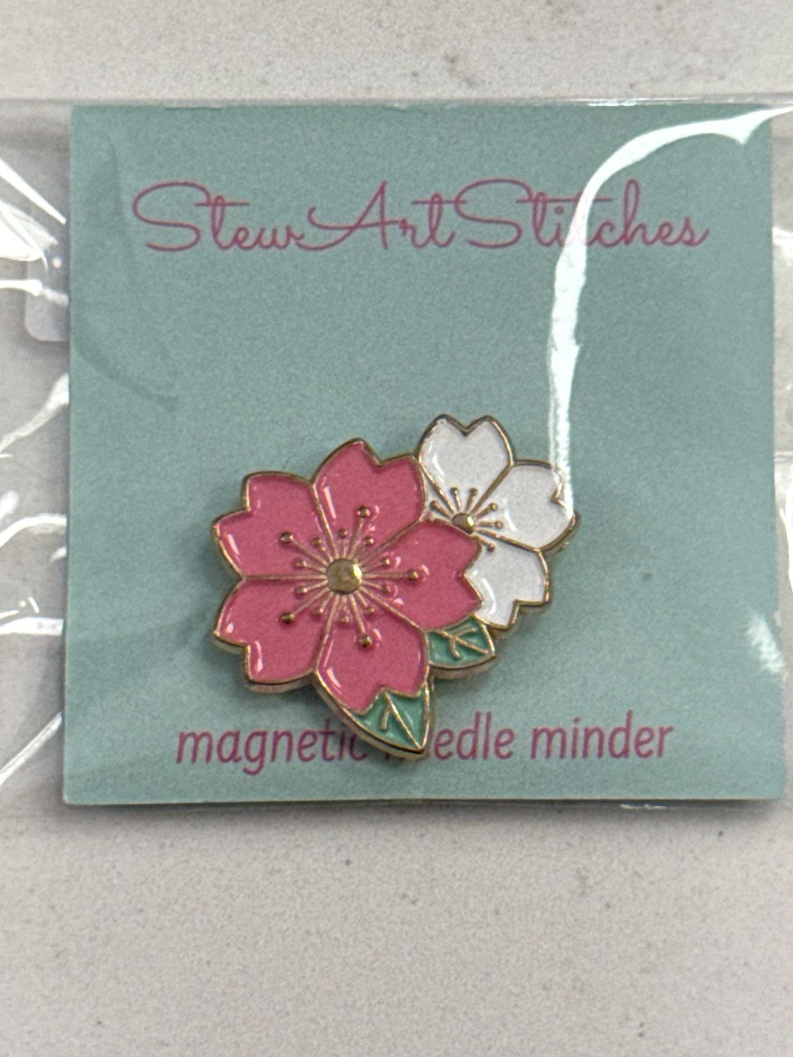 Pink and White Flowers Enamel Needle Minder