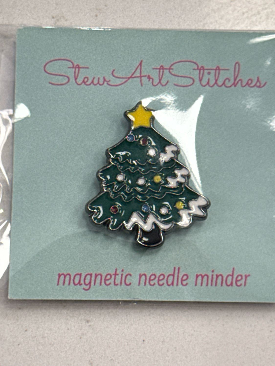 Christmas Tree Enamel Needle Minder 1