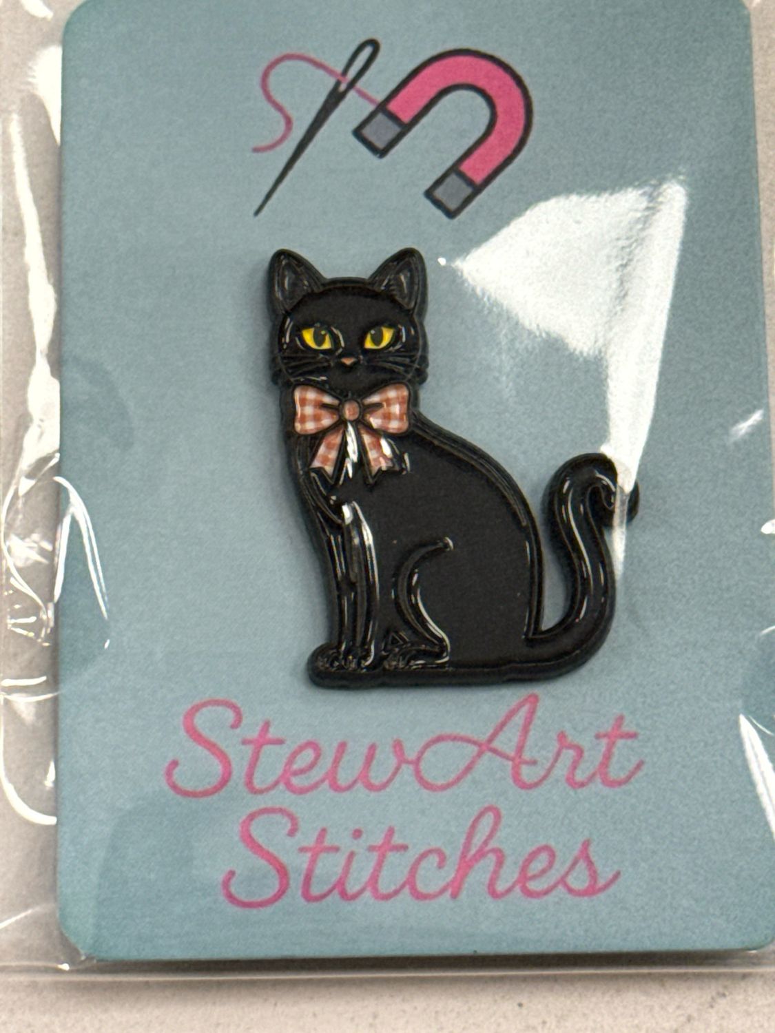 Black Cat Needle Minder