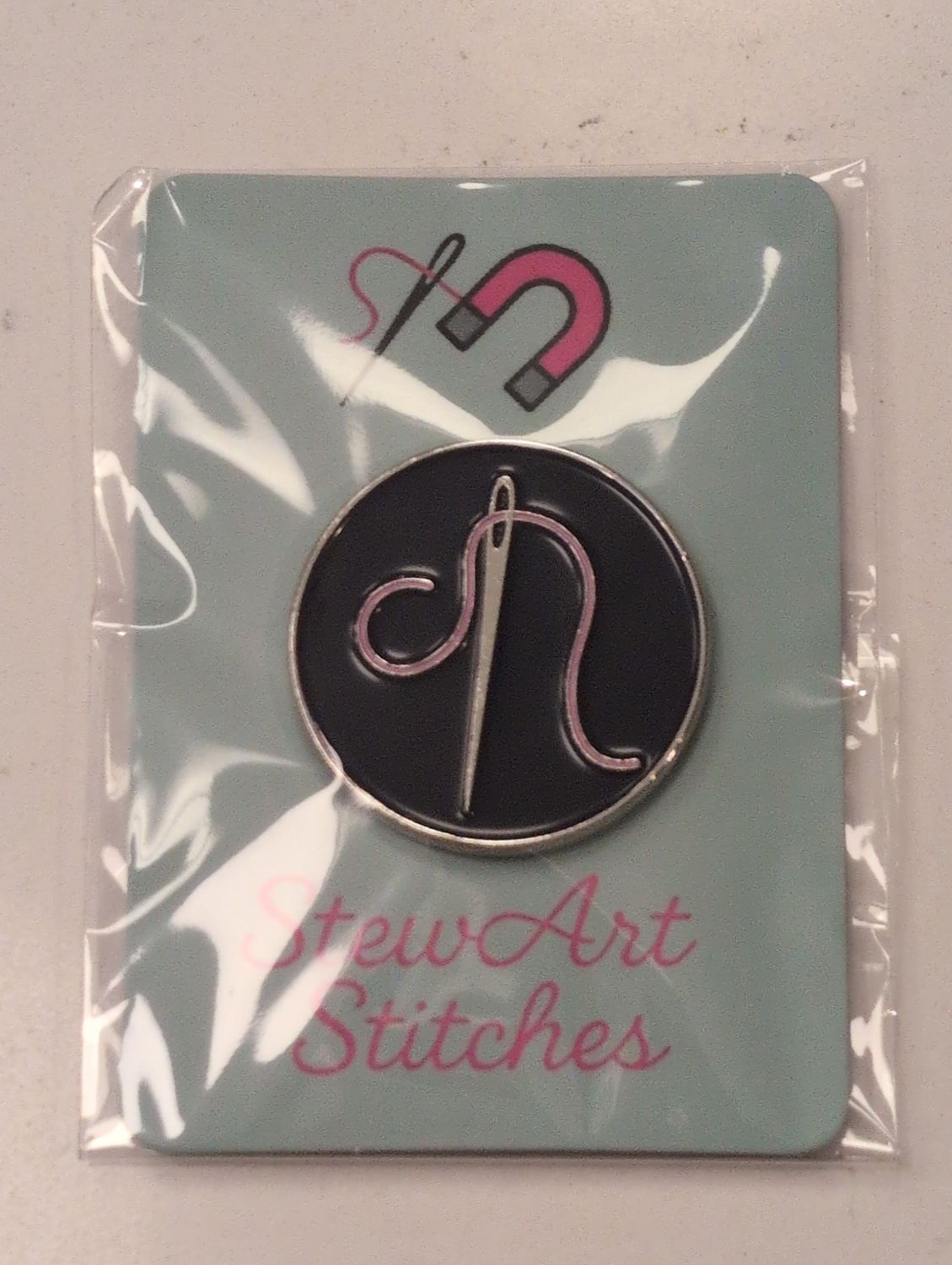 Needle and Thread Needle Minder