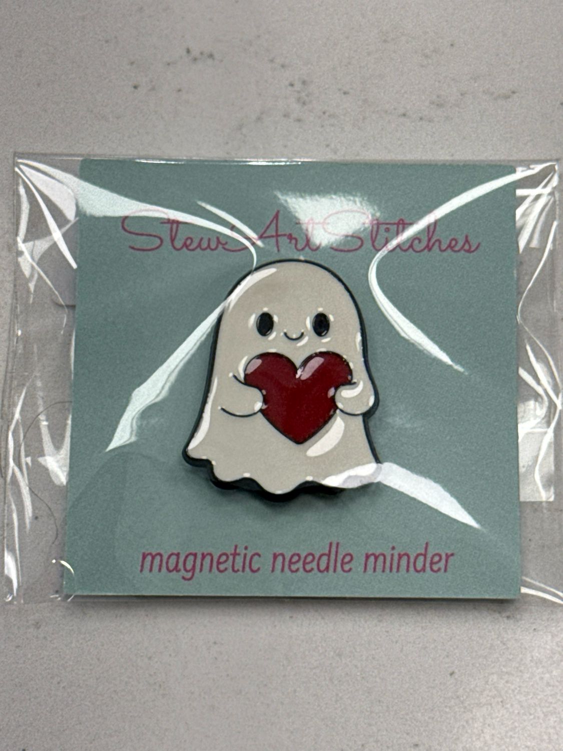 Heart Ghost Enamel Needle Minder