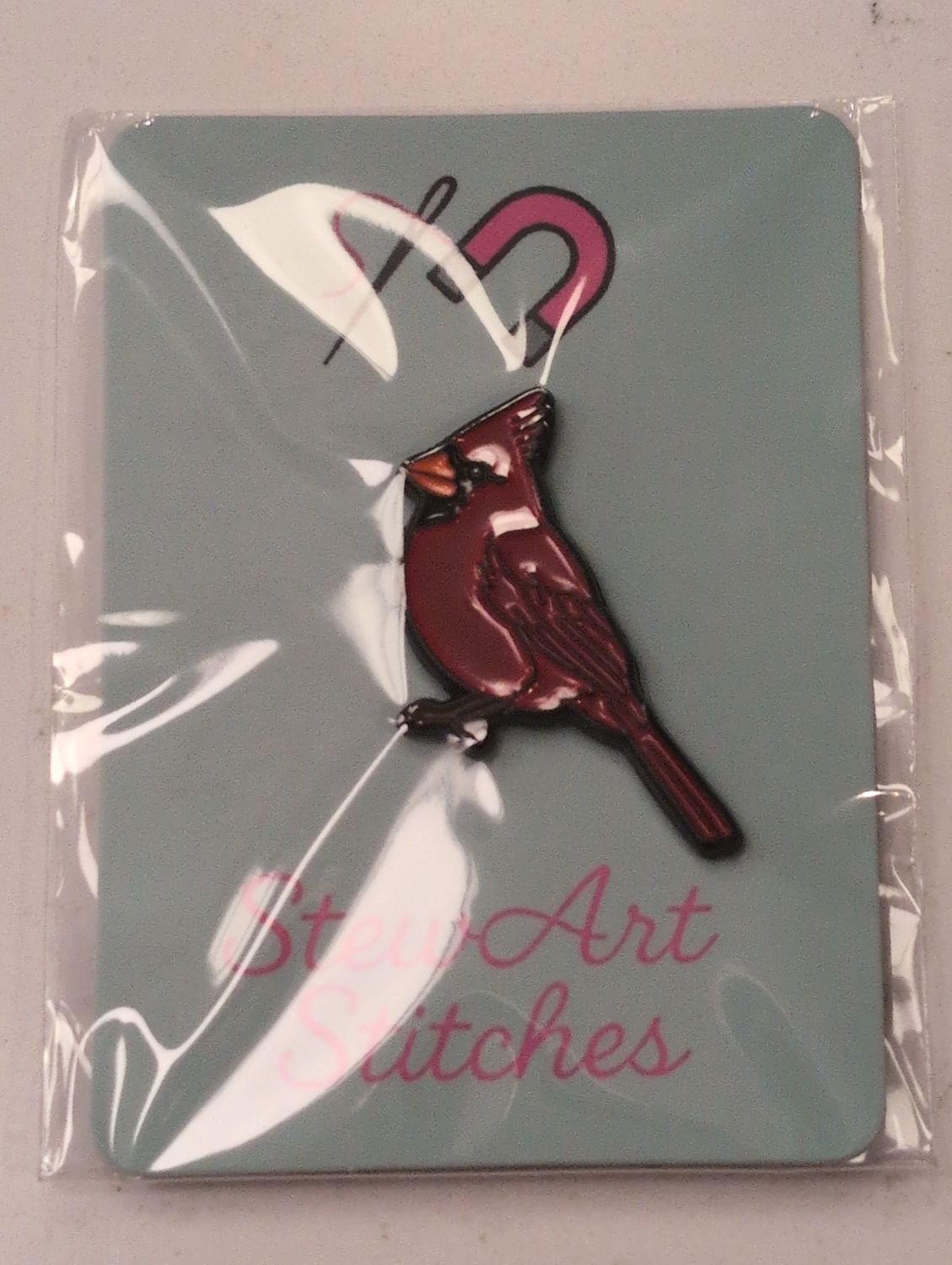 Cardinal Bird Needle Minder