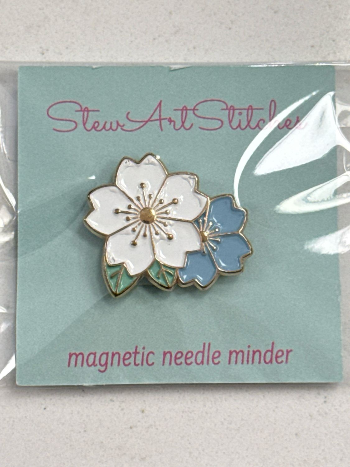 Blue and White Flowers Enamel Needle Minder