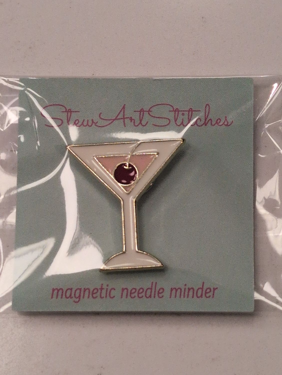 Martini Cocktail Enamel Needle Minder