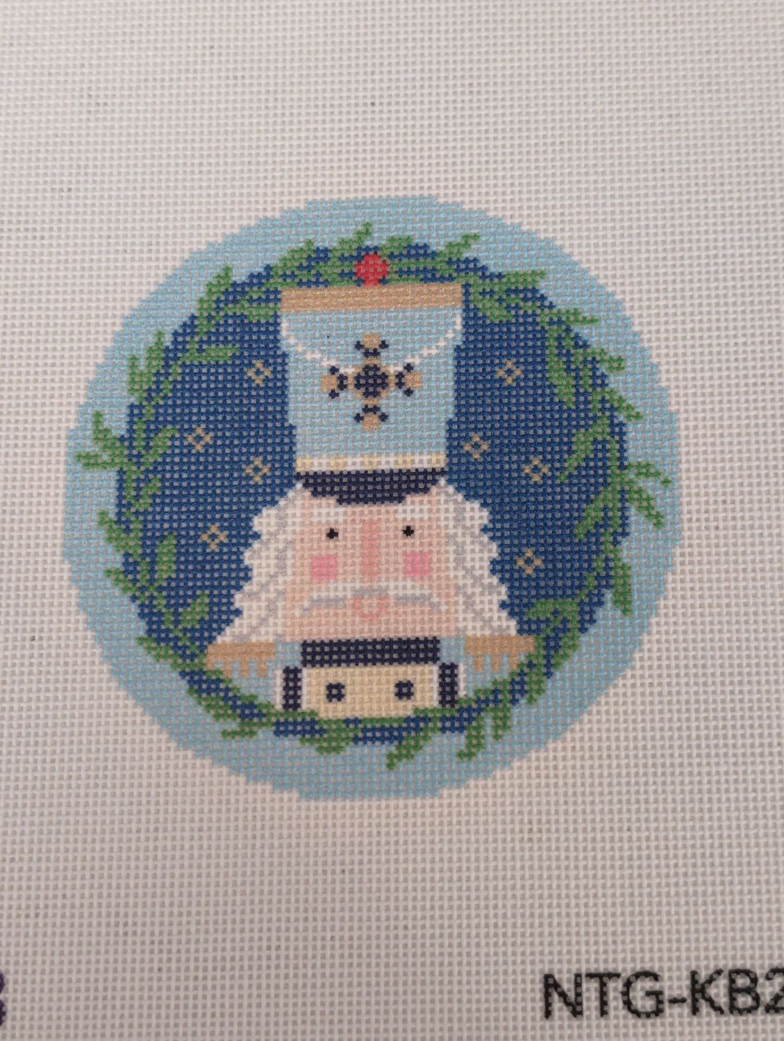 Nutcracker Round - Otto
