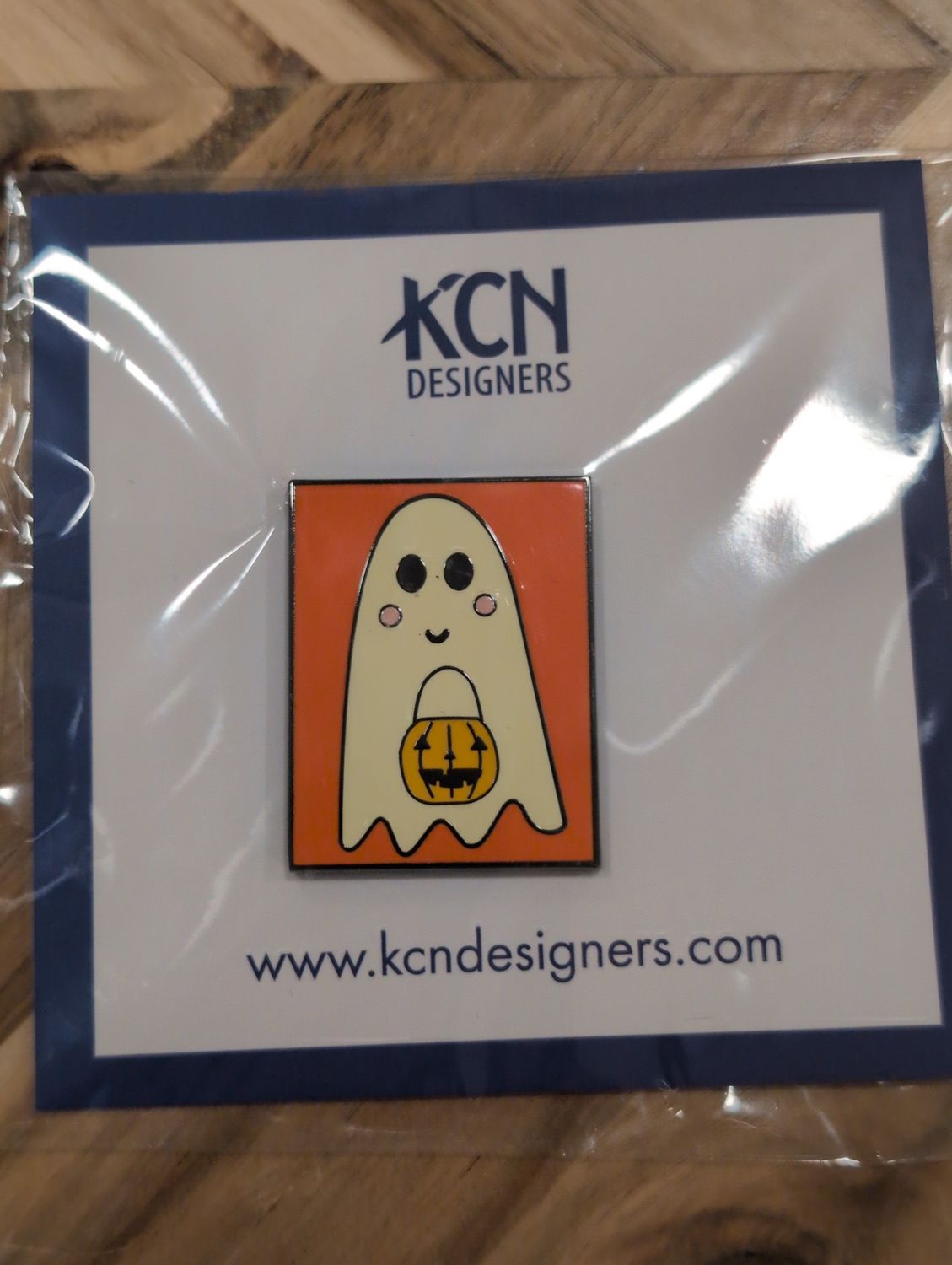 Ghost with Pumpkin Needle Minder