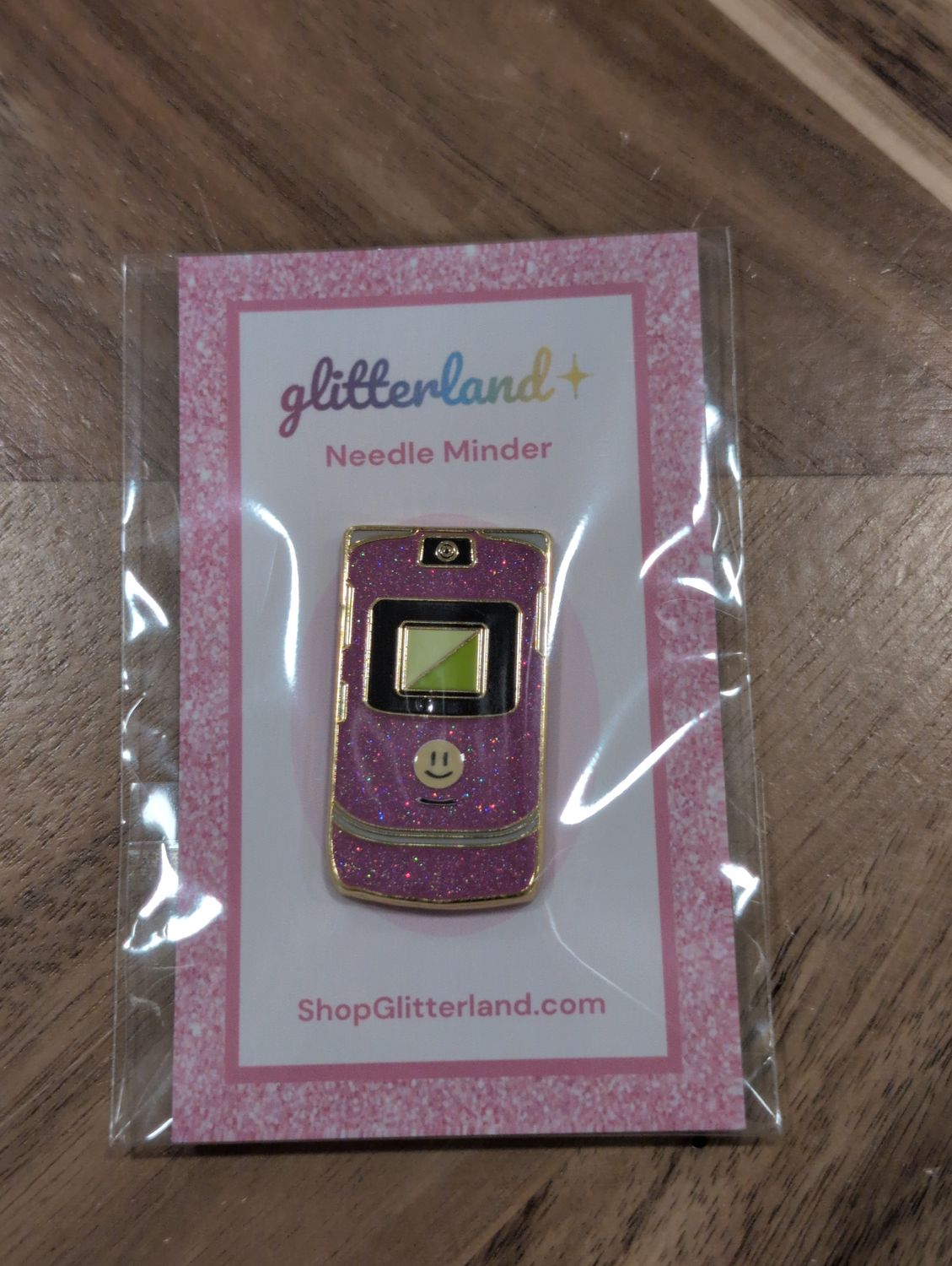 Glitterland Y2K Flip Phone Needle Minder
