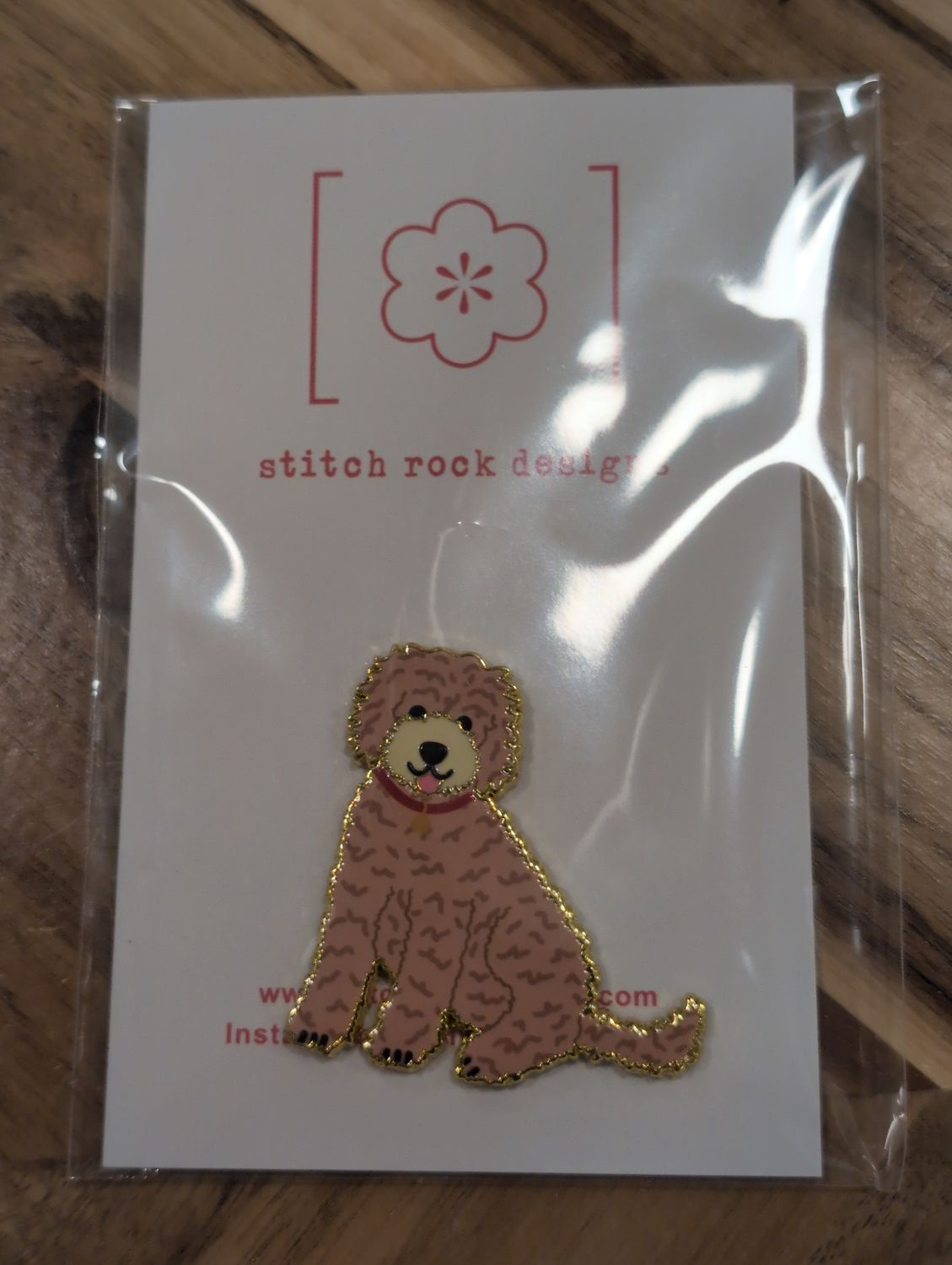 Golden Doodle Needle Minder