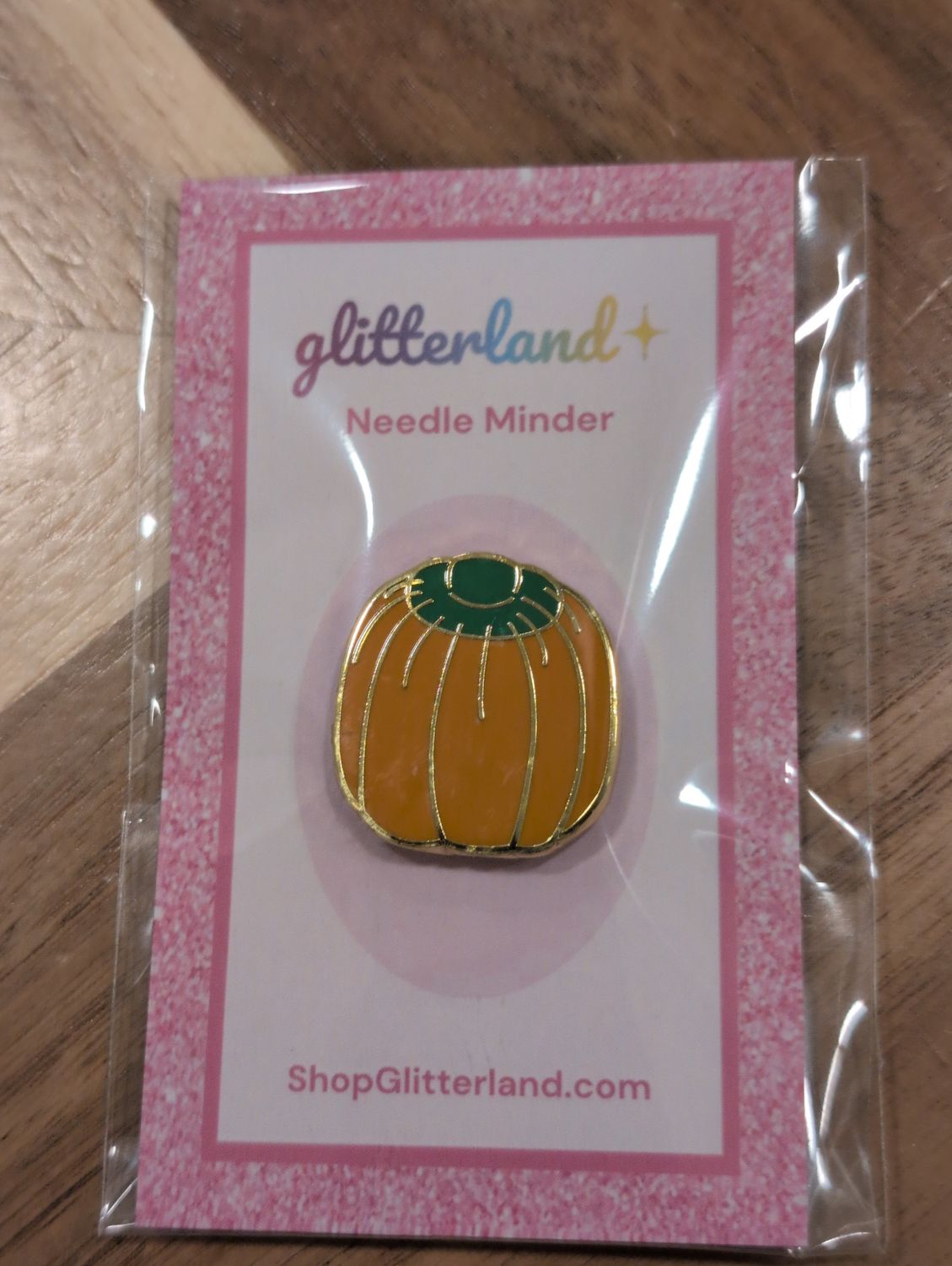 Glitterland Pumpkin Candy Corn Needle Minder