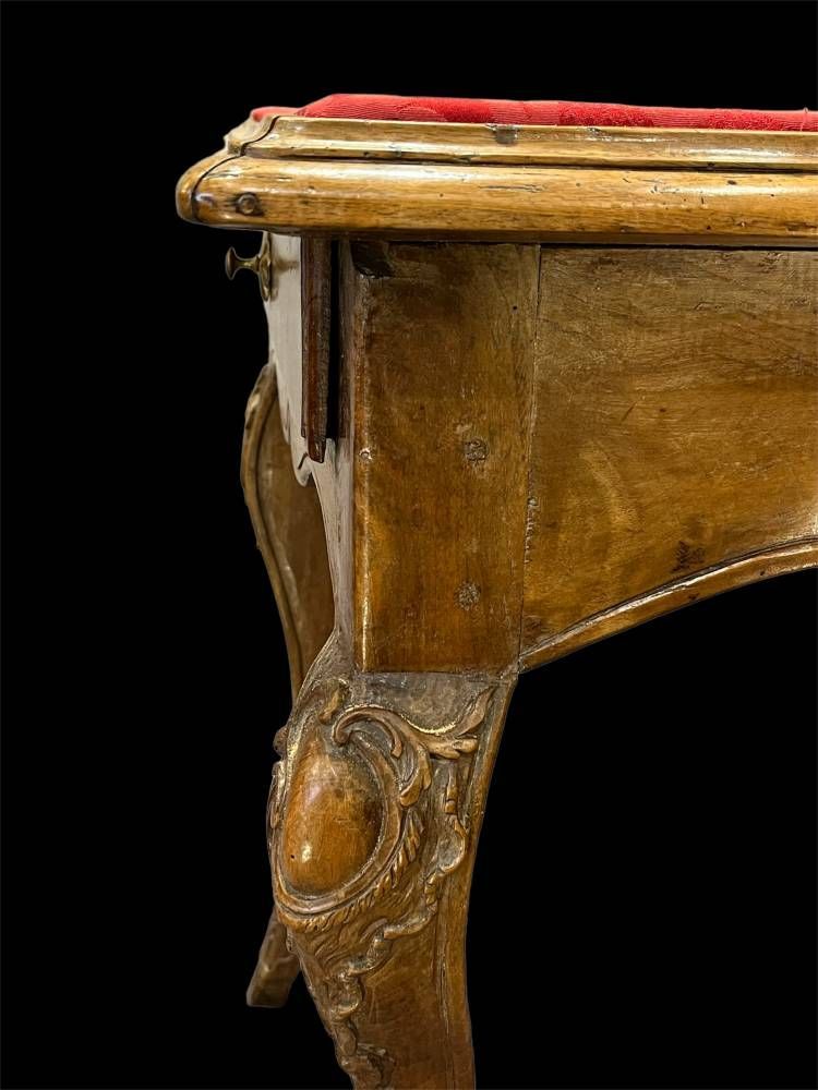 Table De Milieu En Bois Naturel. Italie XVIIIè