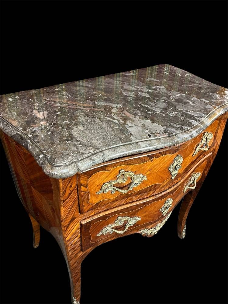 Petite Commode Sauteuse Epoque Louis XV