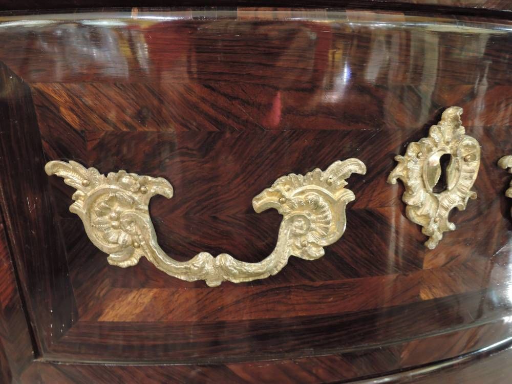 Petite commode XVIIIè. Epoque Régence