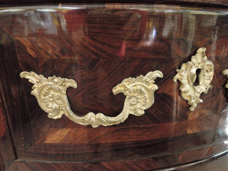Petite commode XVIIIè. Epoque Régence