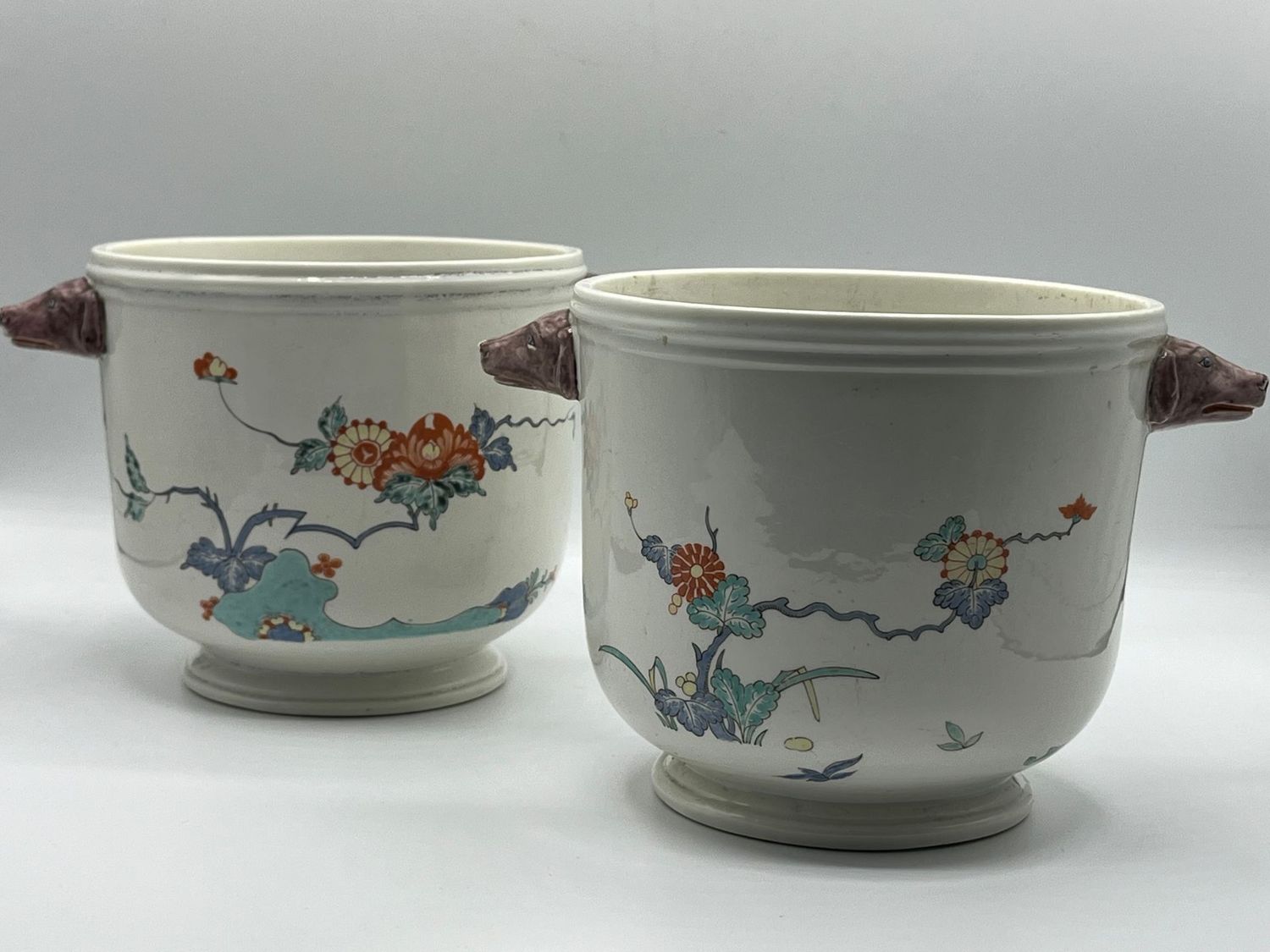 Chantilly. Paire De Cache Pots En Porcelaine Kakiemon. Vers 1750  Chantilly. Pair Of Kakiemon Porcelain Planters. Circa 1750