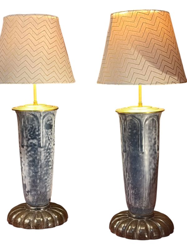 Paire De Lampes Modernes   Pair Of Modern Lamps