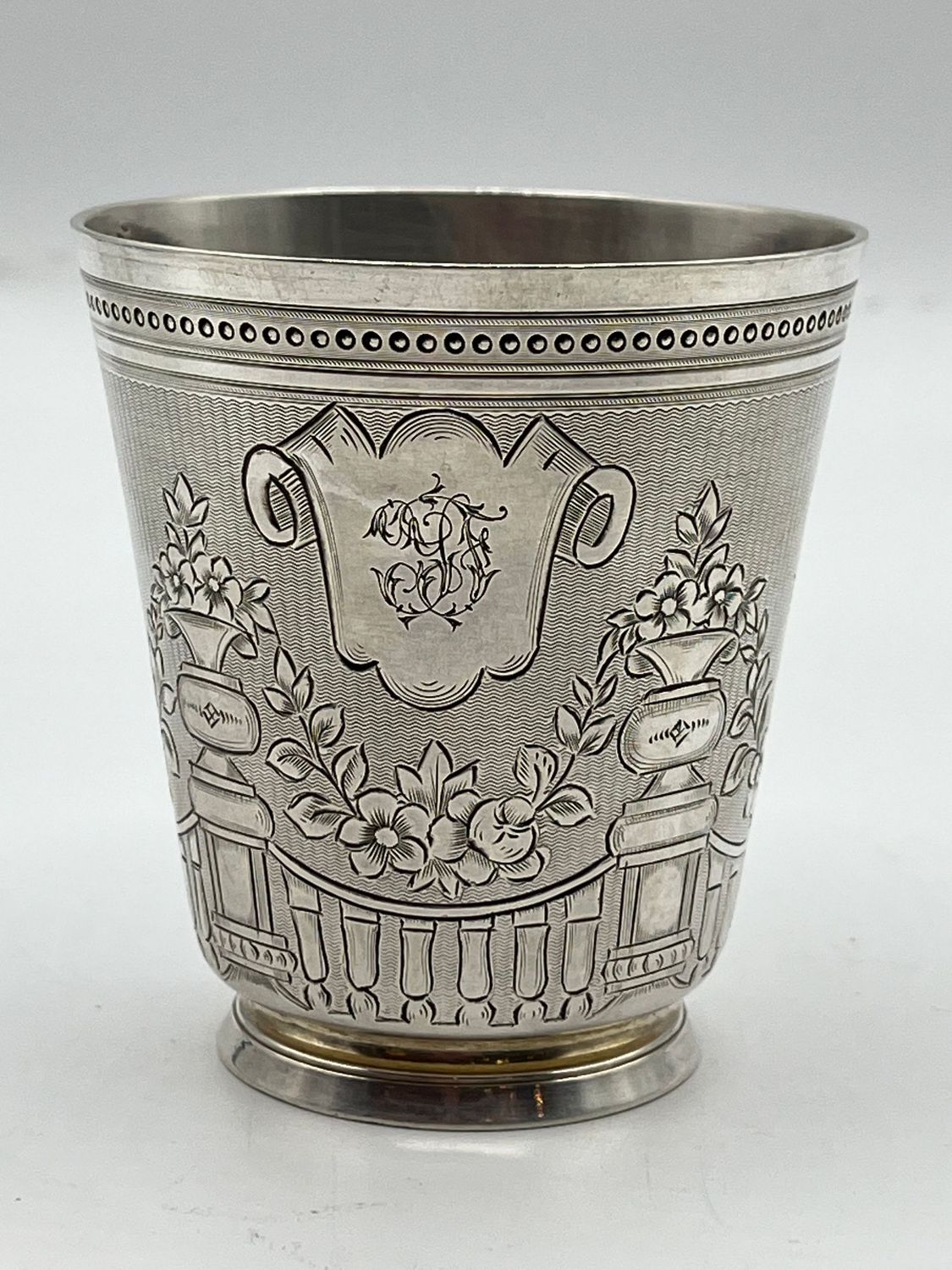 Timbale à Piédouche En Argent Massif                                                           Pedestal Timpani In Sterling Silver