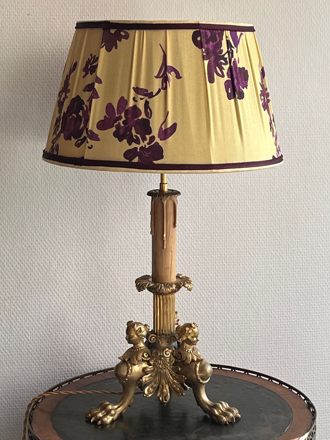 Flambeau Aux Sphinges, En Bronze Doré. Epoque Napoléon III. Monté En Lampe  Flambeau Aux Sphinges, In Gilt Bronze. Napoleon III Period. Mounted As A Lamp