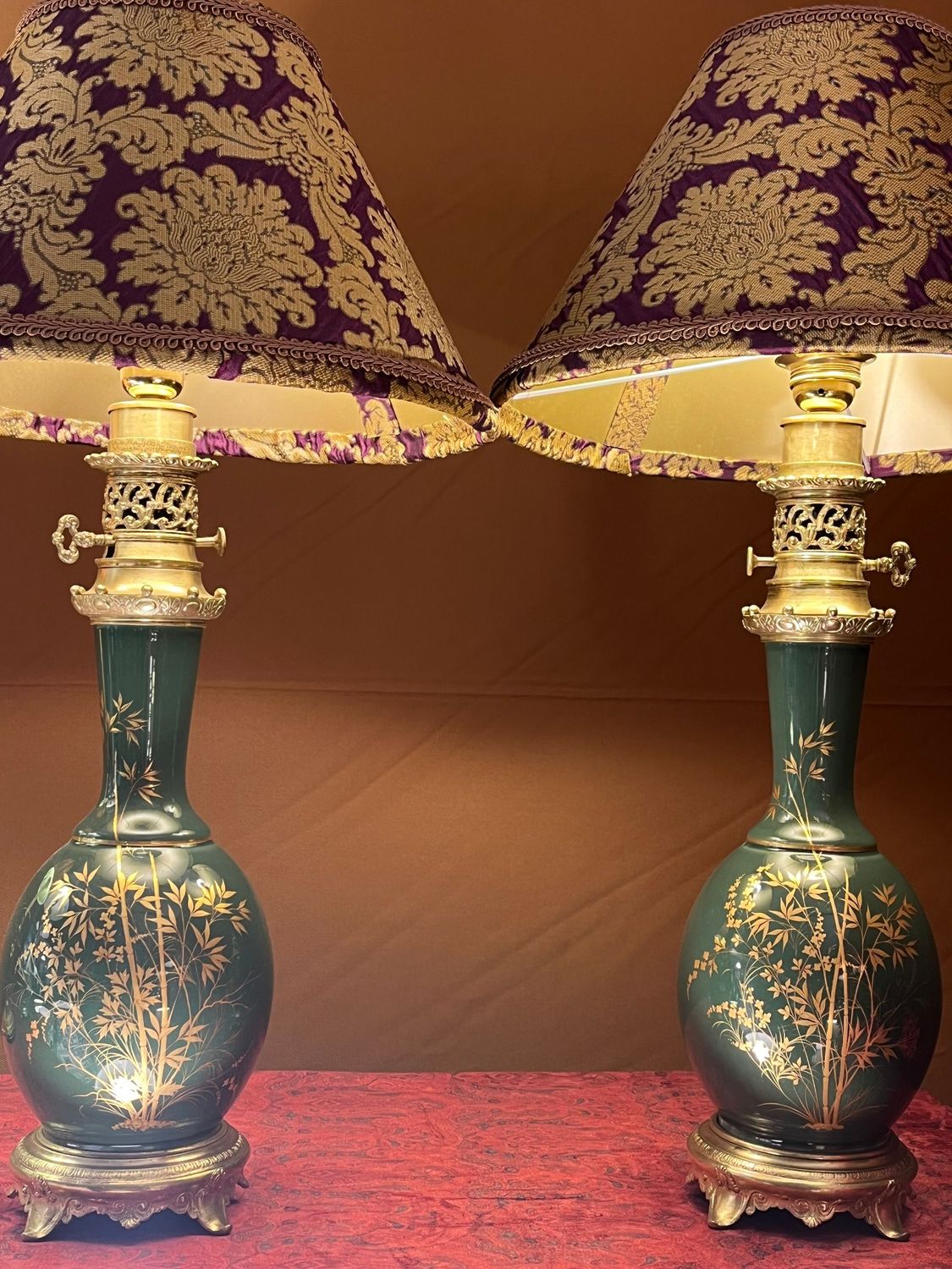 Paire de lampes en porcelaine,  Napoléon III  Pair Of Lamps, Napoleon III Period