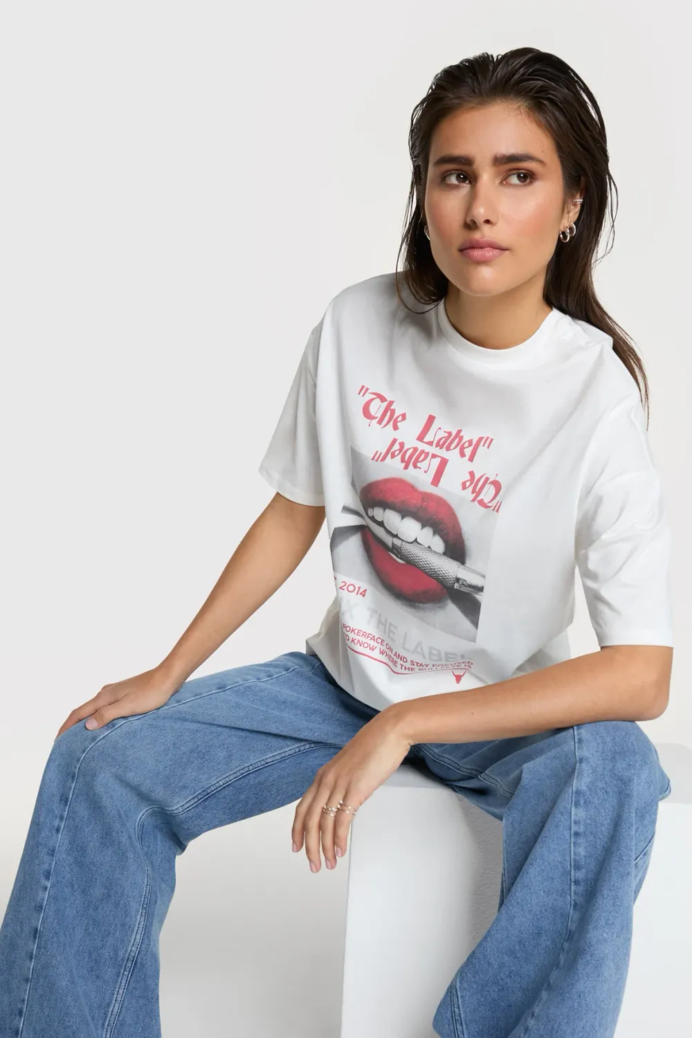 ladies knitted The label t-shirt soft white
