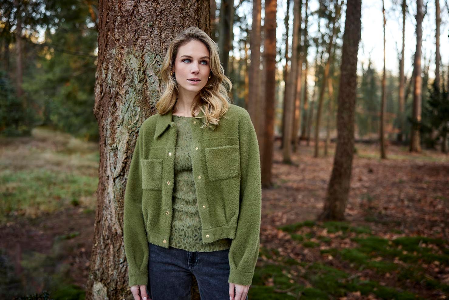 TRAMONTANA Brushed Stretch Lace Top Moss