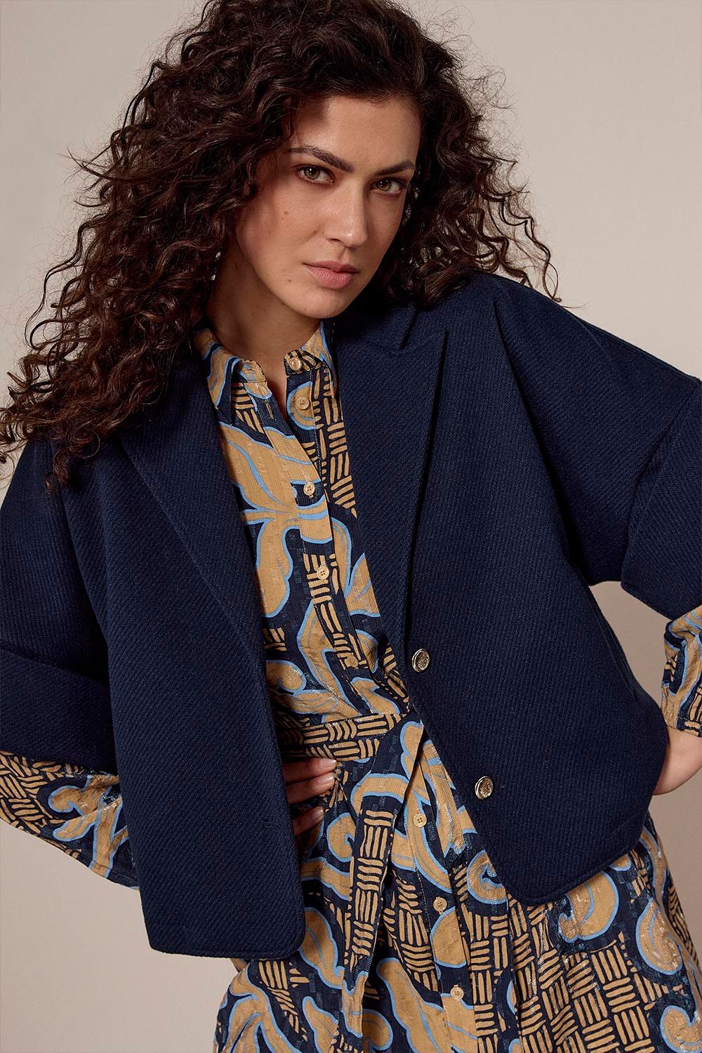 TRAMONTANA Short-Sleeve Jacket Paspel Collar