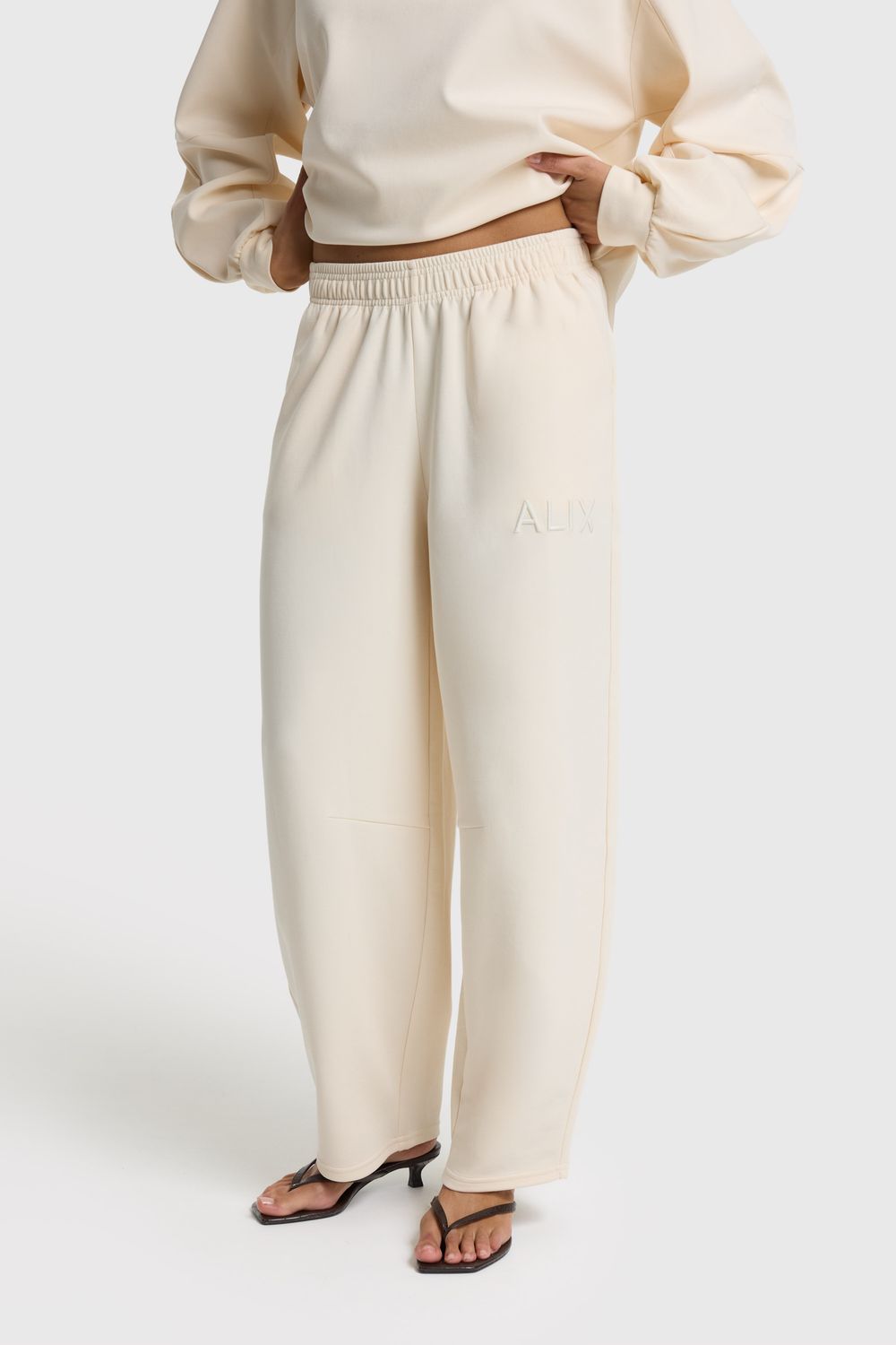 ALIX THE LABEL ladies knitted balloon sweat pants 2603176598 Cream