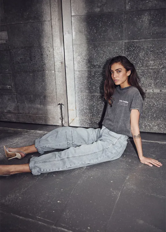 HAUTE L’AMITIÉ Drew Barrel Panel Tall Jeans Bleached Denim