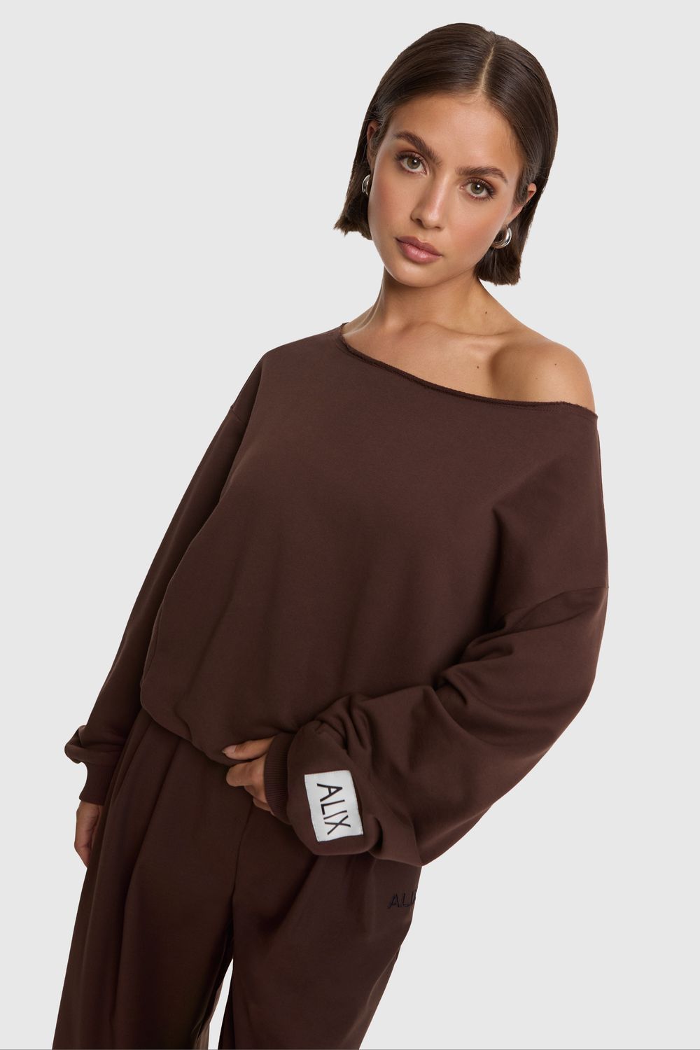 ALIX THE LABEL BADWING SWEATER WARM BROWN