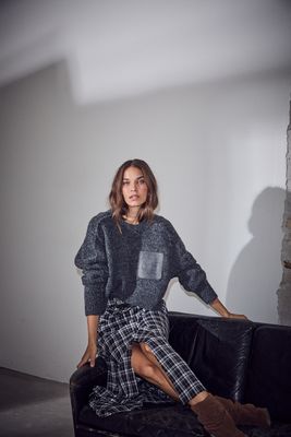 HAUTE L’AMITIÉ Darcia Reverse Crop Pocket Knit