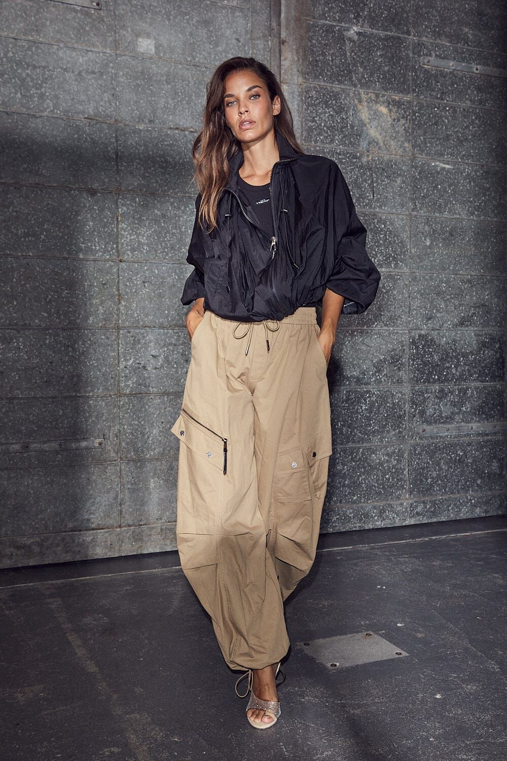 HAUTE L’AMITIÉ Air Zip Tall Pant Walnut
