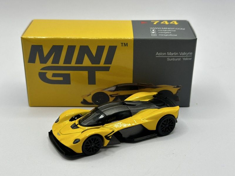 Mini GT Aston Martin Valkyrie