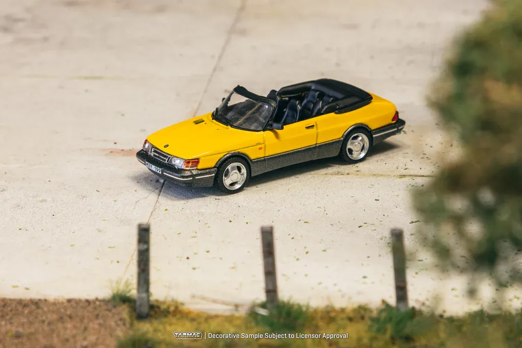 Tarmac Saab 900 Turbo Convertible #yellow