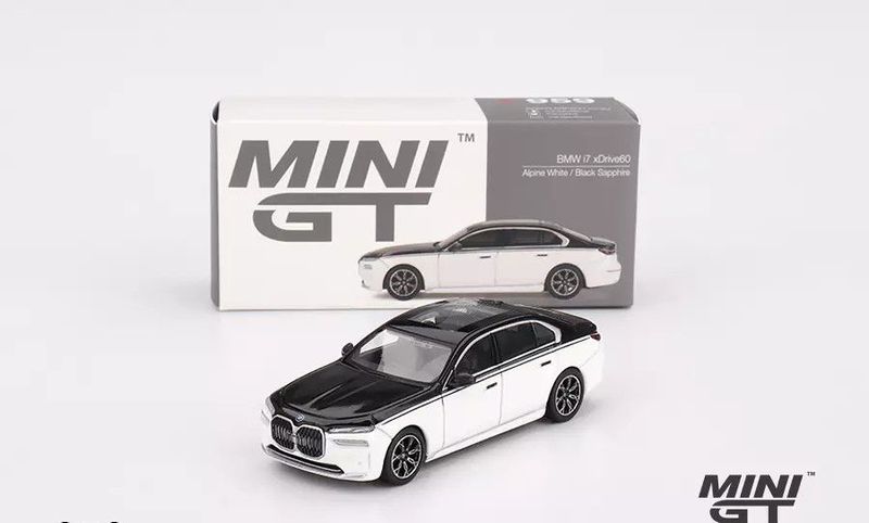 Mini GT BMW i7 xDrive60 #Alpine White/Black Sapphire #MGT959