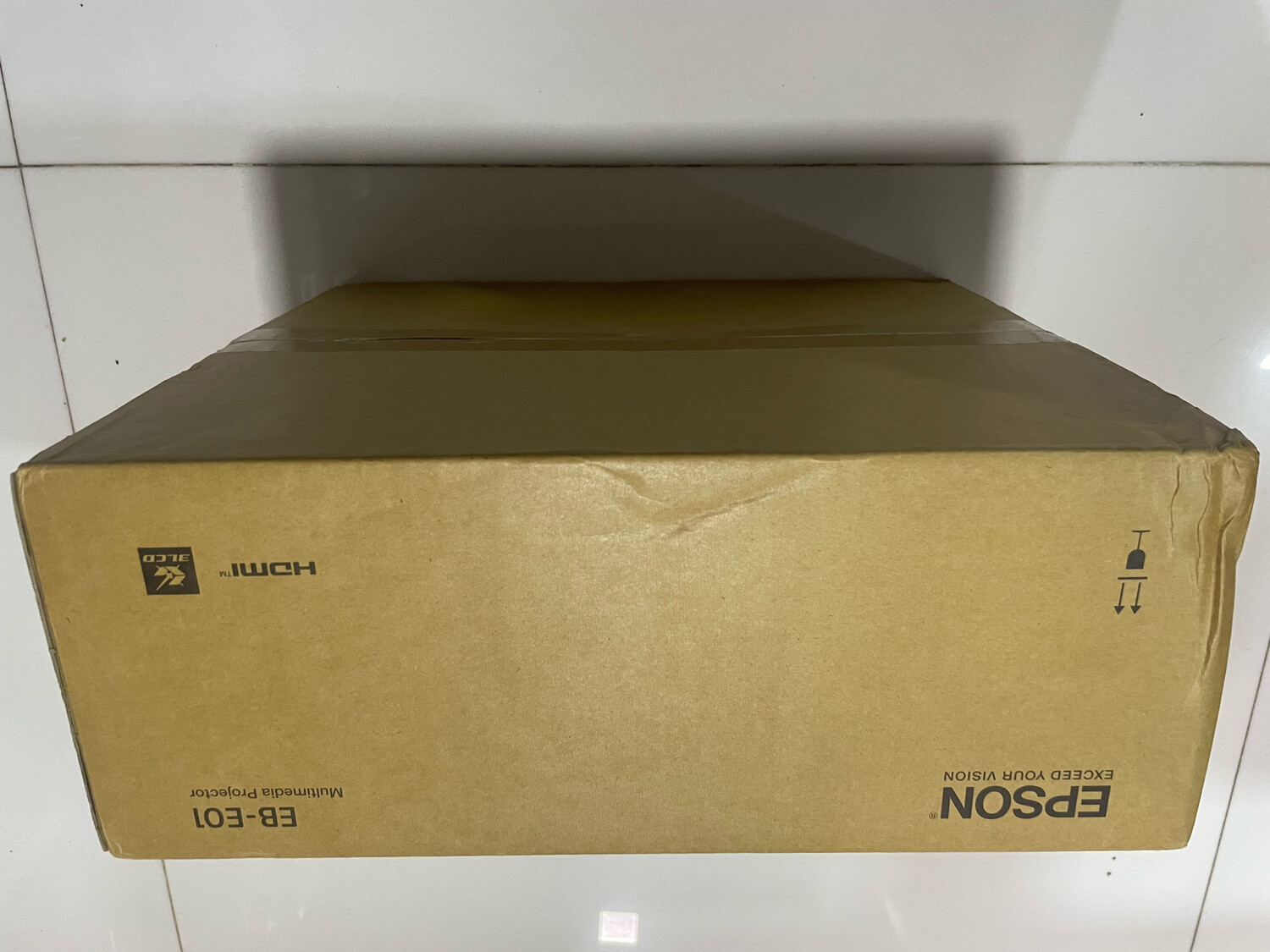 Epson EB-E01 3LCD Portable XGA Business Projector Epson EB-E01 3LCD Portable XGA Business Projector