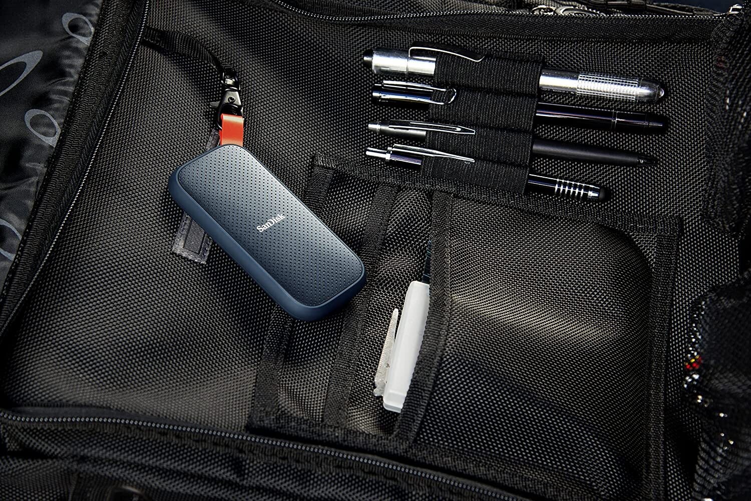 Sandisk 1TB Portable SSD (SDSSDE30-1T00-G26) Sandisk 1TB Portable SSD (SDSSDE30-1T00-G26)