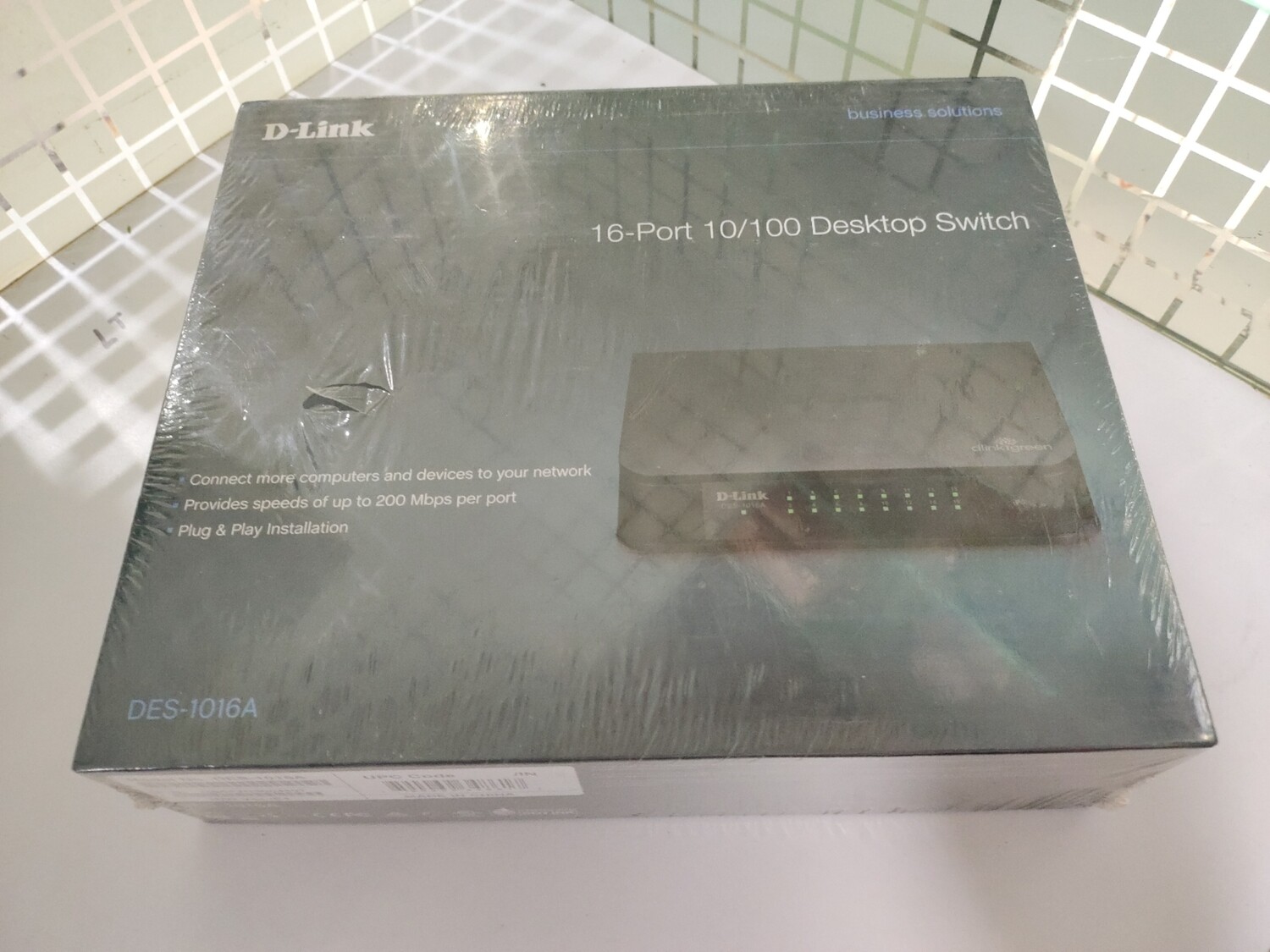 D-Link DES-1016A 16-Port Network Switch