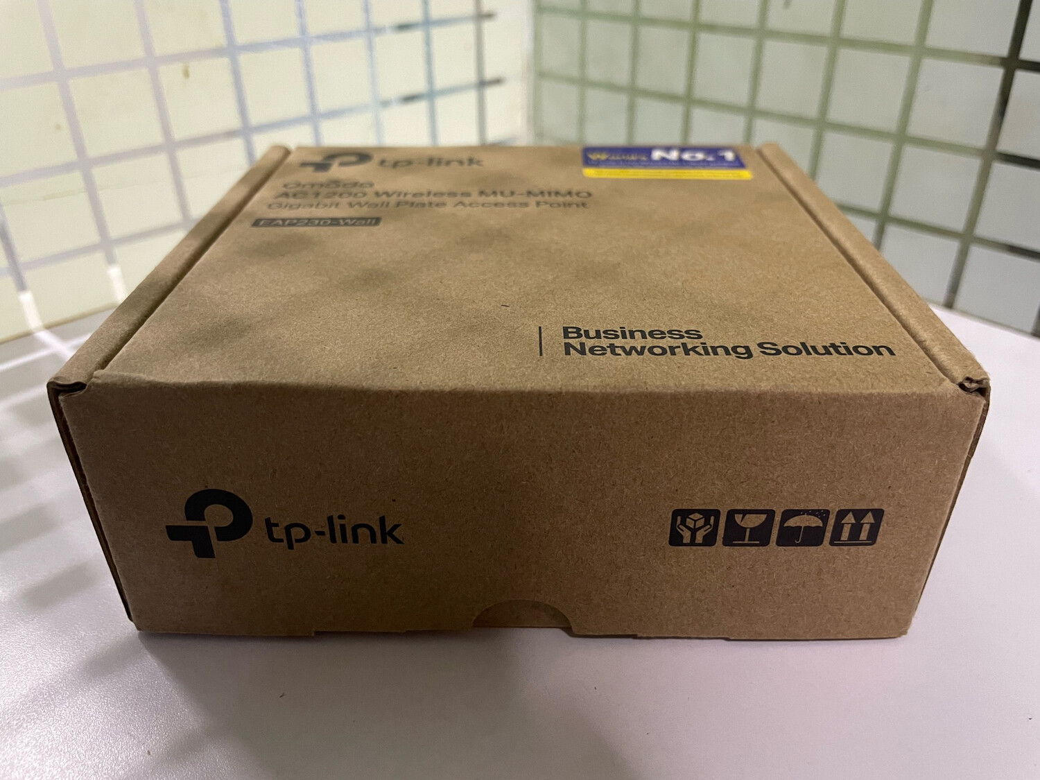 Tp-Link EAP230-Wall Omada AC1200 Wall-Plate Access Point Tp-Link EAP230-Wall Omada AC1200 Wall-Plate Access Point