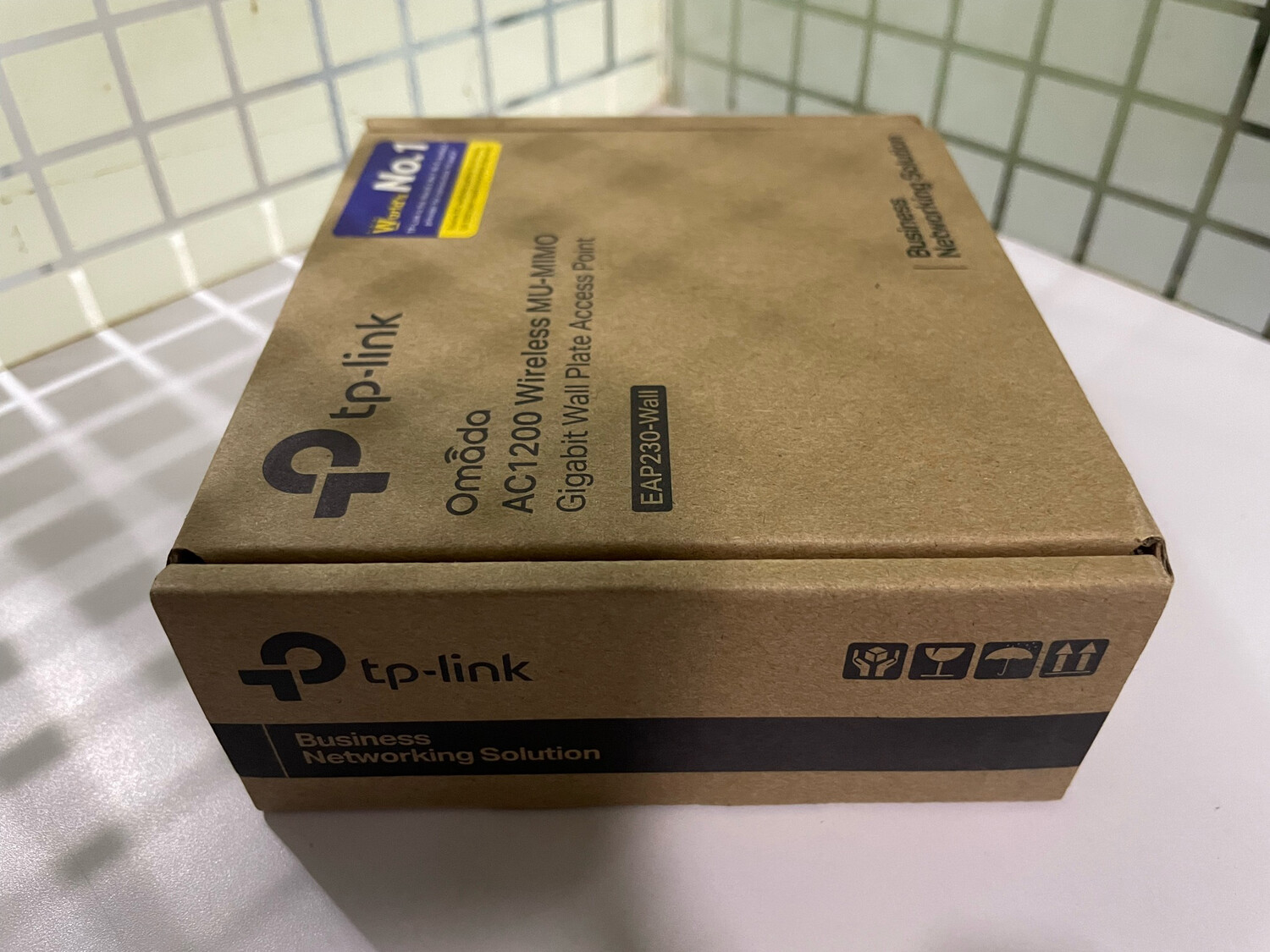 Tp-Link EAP230-Wall Omada AC1200 Wall-Plate Access Point Tp-Link EAP230-Wall Omada AC1200 Wall-Plate Access Point